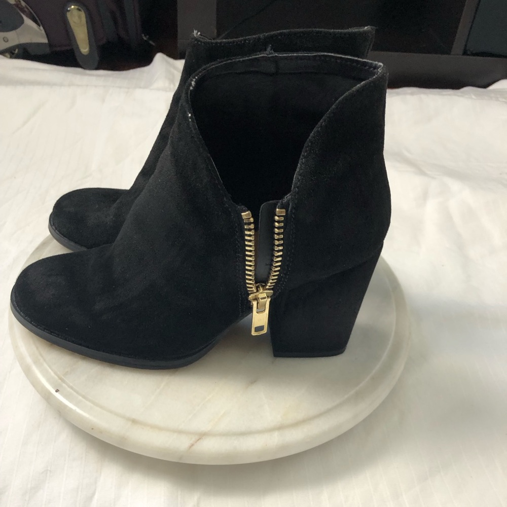 Zara booties size 7 colour black